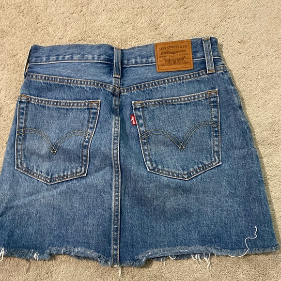 Levi’s Jean Skirt - Picture 3 of 3